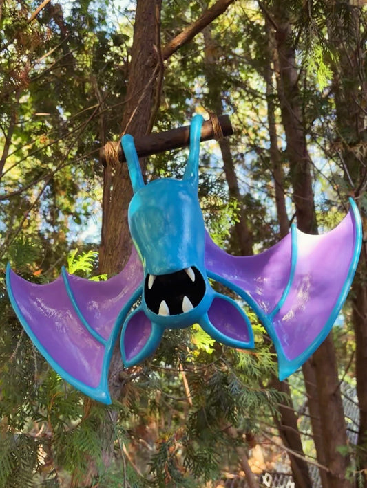 Stretching Hanging Zubat