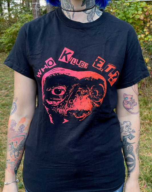Who Killed E.T.? Short Sleeve T-Shirt